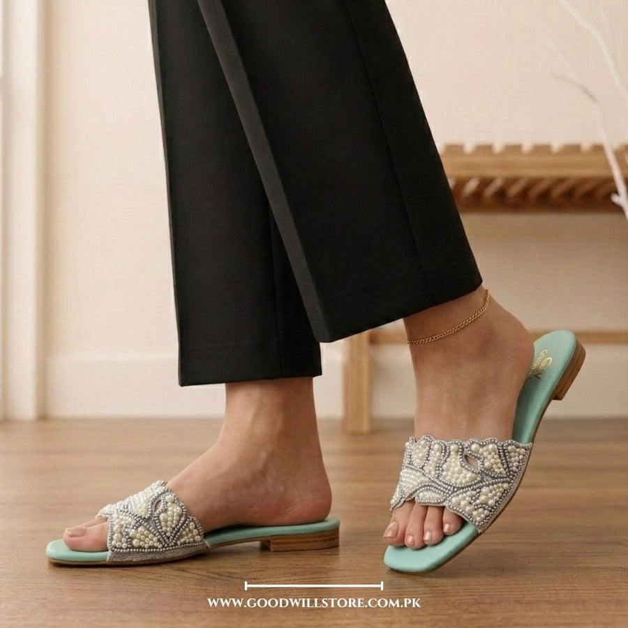 Maison Pearl Slides