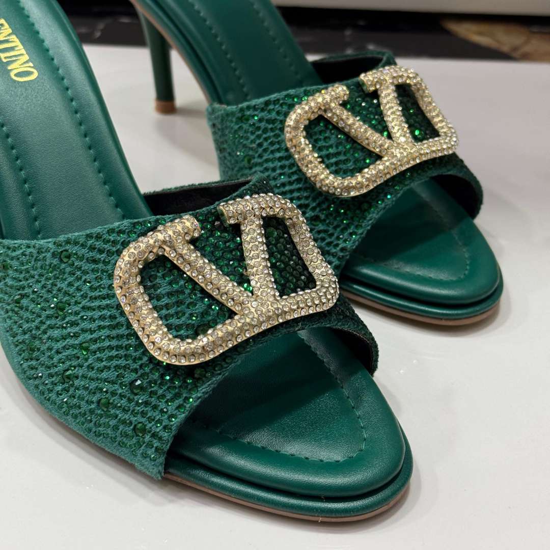 V Stone Heel